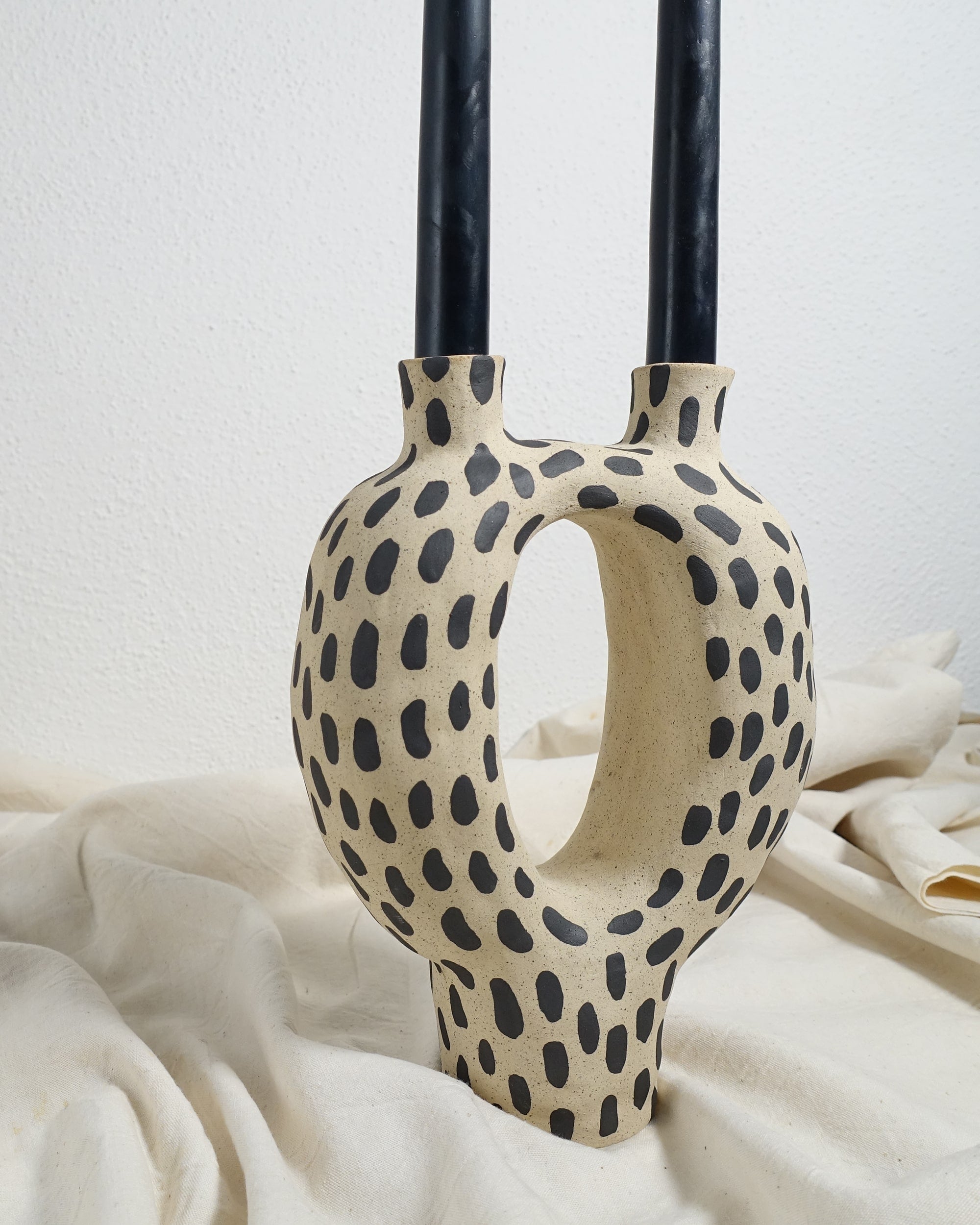 Candelabro avana con con engobbio nero