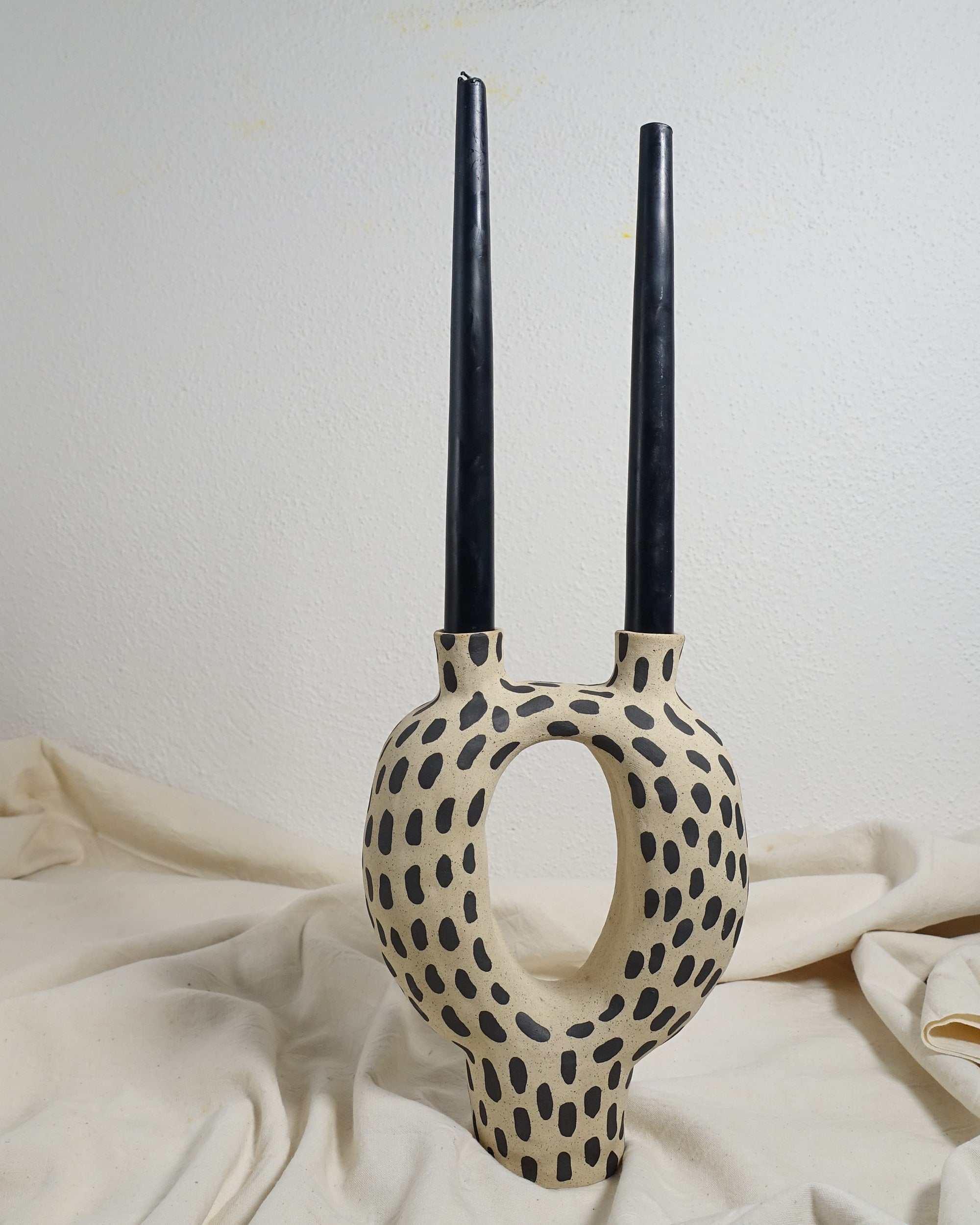 Candelabro avana con con engobbio nero