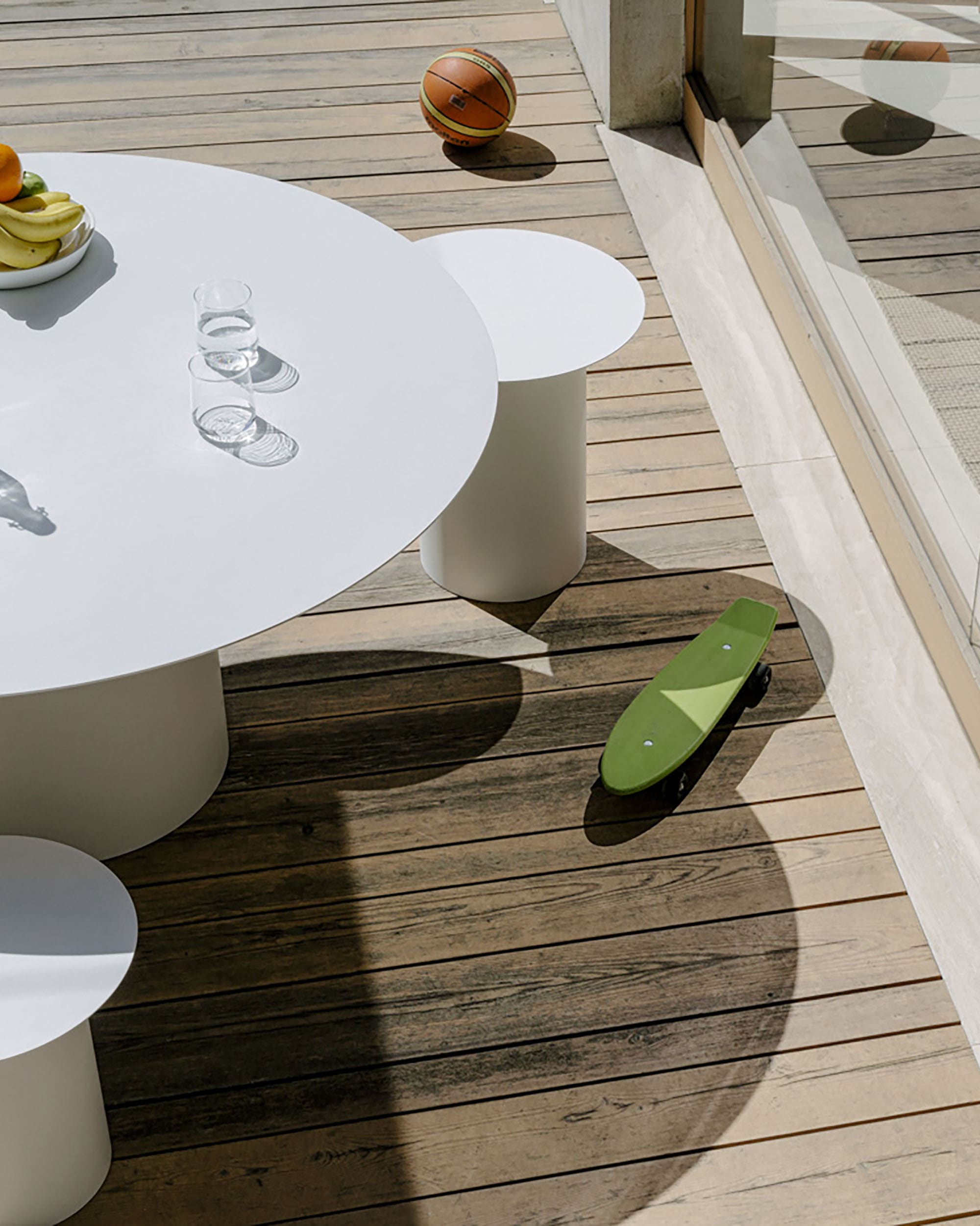 CHIODO 4: Tavolino, sgabello, comodino