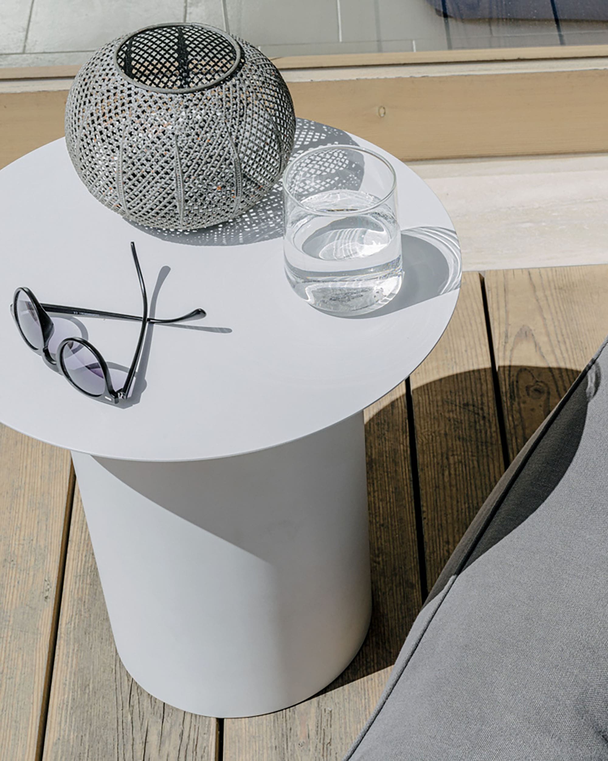 CHIODO 4: Tavolino, sgabello, comodino